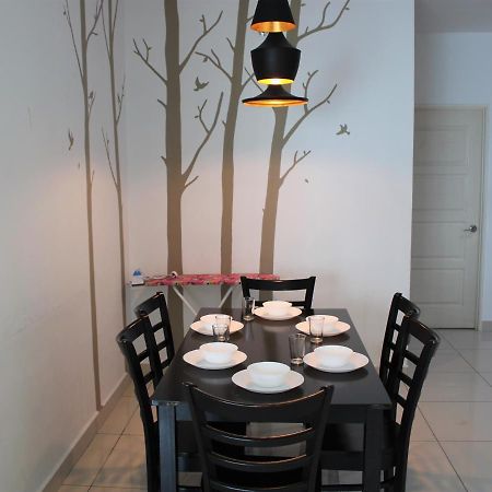 Mansion One Seaview Georgetown 2Br 6 Pax Apartment Ngoại thất bức ảnh